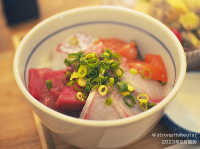 【おぎんち】海鮮丼定食（2023年8月撮影）